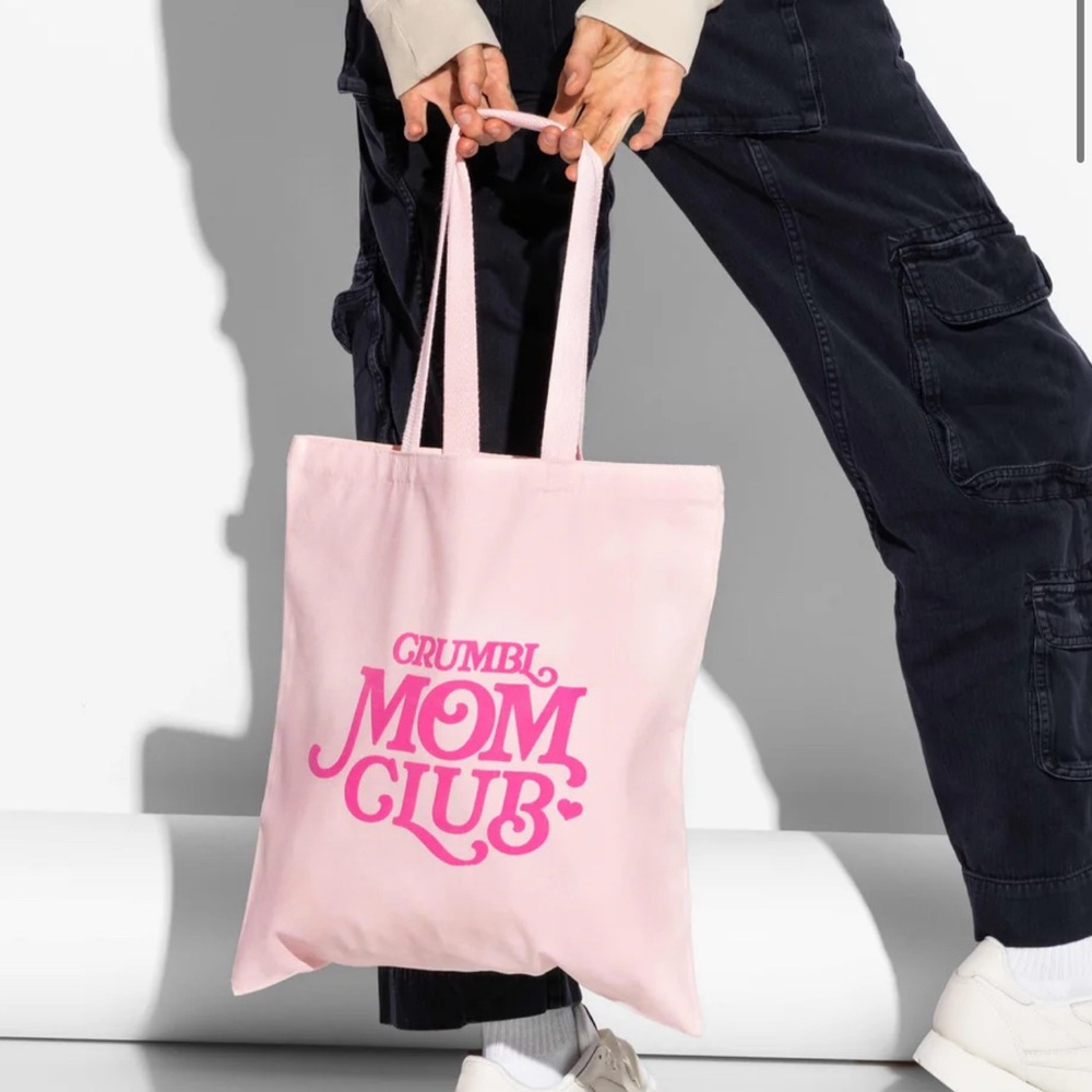 NWOT! Crumbl Mom Club tote bag